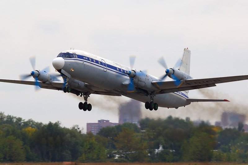 Ил-18 военно-транспортный самолёт