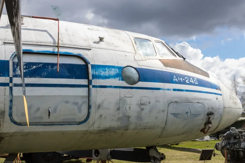 АН-24 пассажирский самолёт кабина