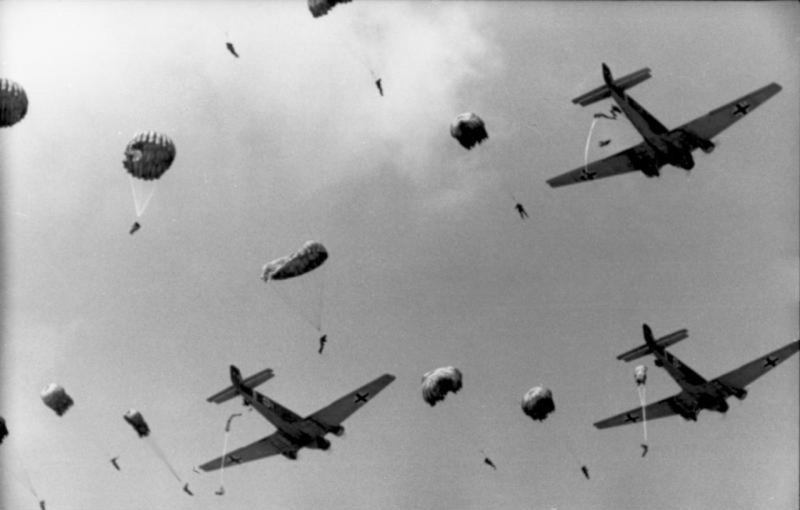 Десантирование с парашютами в годы ВОВ 1941-1945
