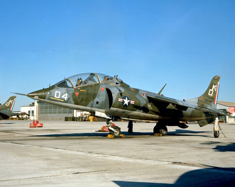 Самолет av-8a Harrier b10