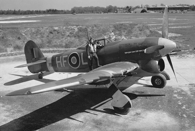 Hawker Typhoon самолет