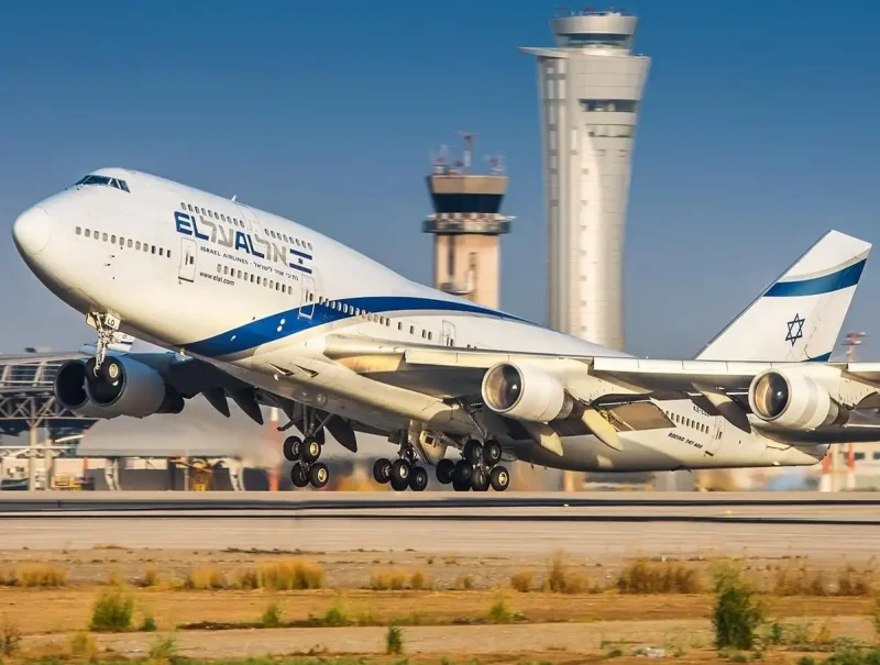 Боинг 747 джамбо Джет