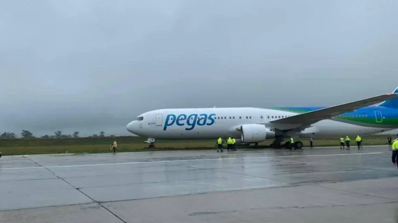 Boeing 777-200er Pegas Fly