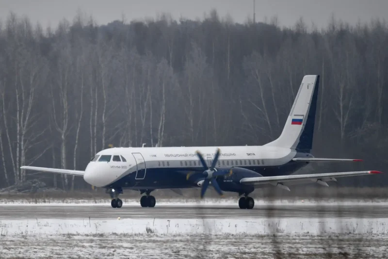 Турбовинтовой самолет ил 114 300