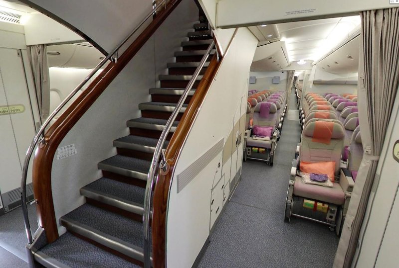 Аэробус а380 салон лестница