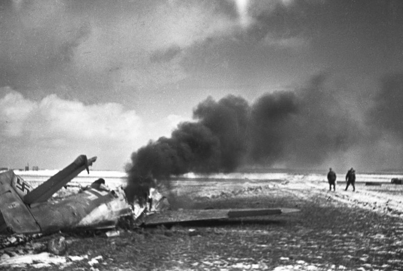 Сбитый самолет в Москве 1941