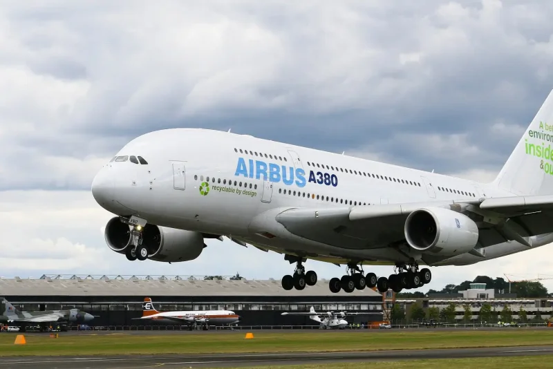 Самолёт Airbus a380