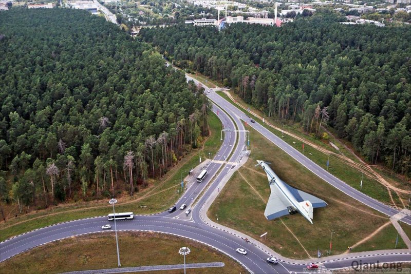 Жуковский самолет памятник ту 144