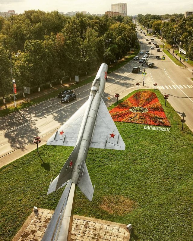 Жуковский самолет памятник миг 21