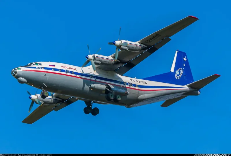 Самолет АН-10