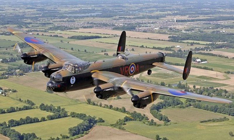 Avro Lancaster 10mr
