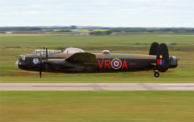 Самолет Avro 683 Lancaster