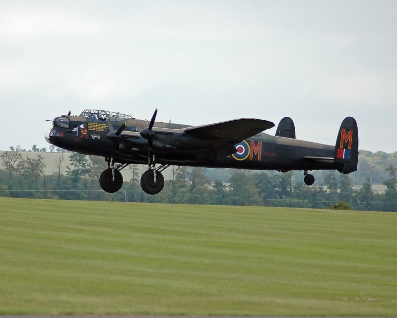 Бомбардировщик Avro Lancaster