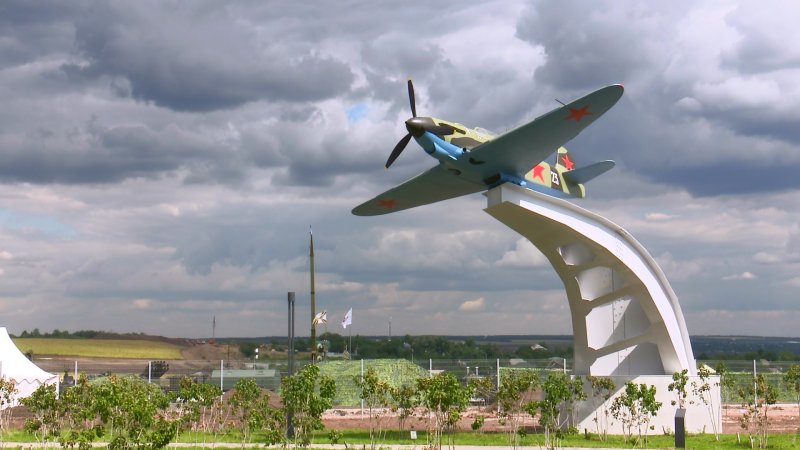Памятник "самолет миг-17пф" в г. Краматорск.