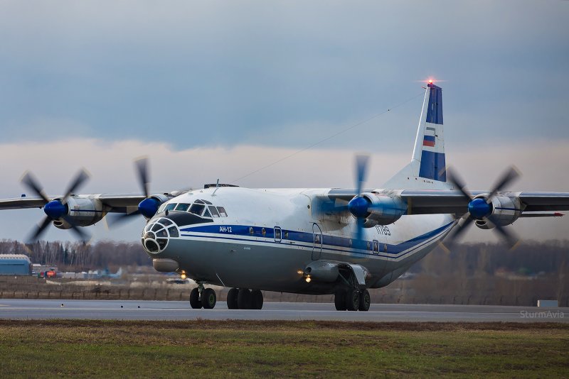 Самолёт Антей АН-12