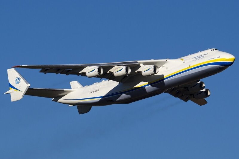 Самолет Мрия АН-225