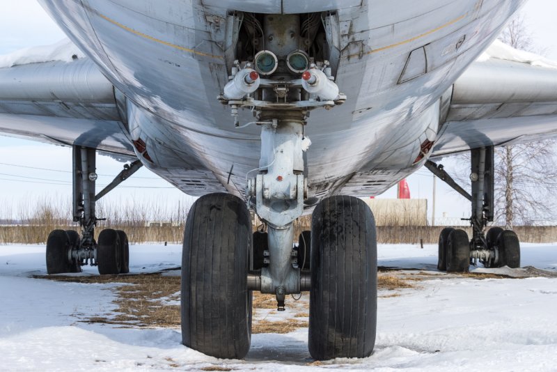 Ил-86 шасси