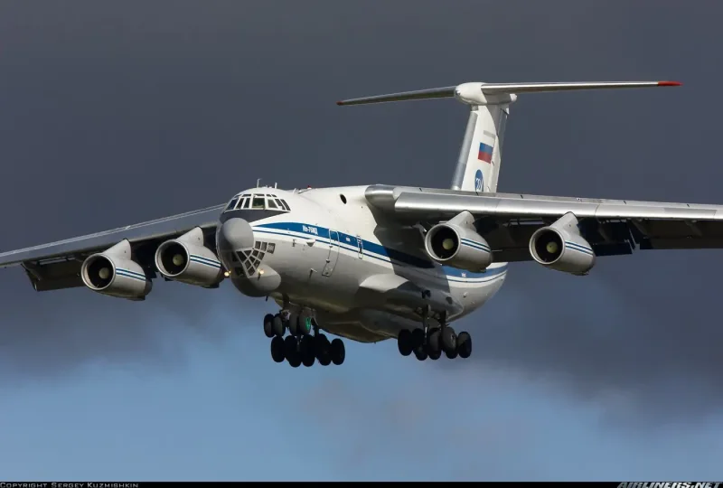 Транспортный грузовой самолёт ил-76