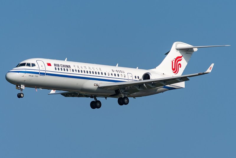 Comac arj21 кабина