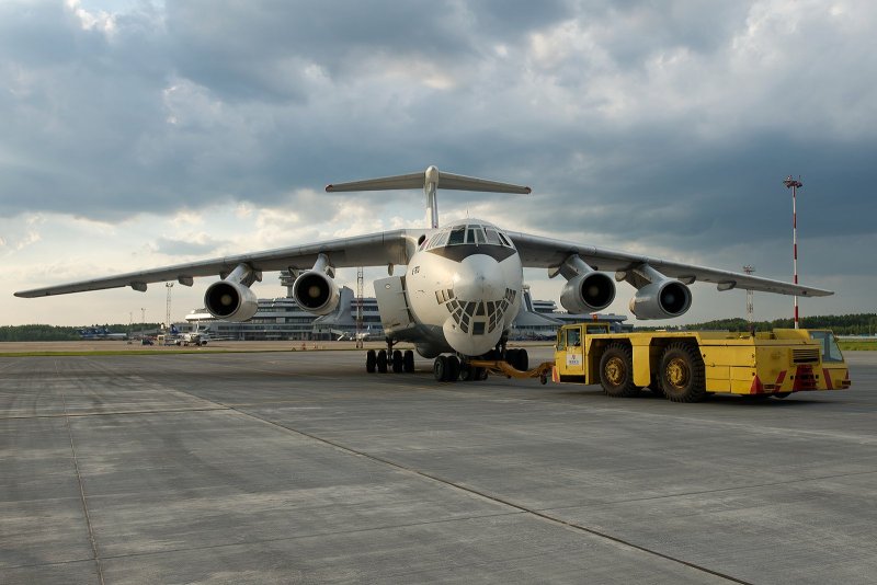 Грузовой самолёт АН-124 Руслан