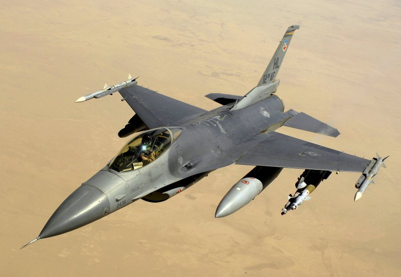 F-16 "файтинг Фалкон" General Dynamics f-16 Fighting Falcon