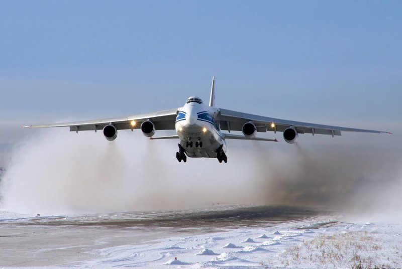 Грузовой самолёт АН-124