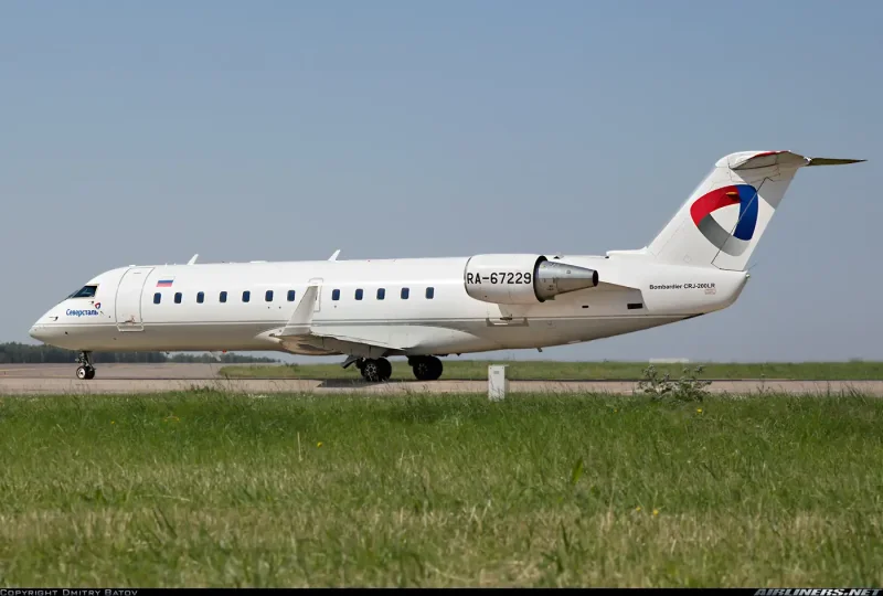 Самолёт Bombardier CRJ-100