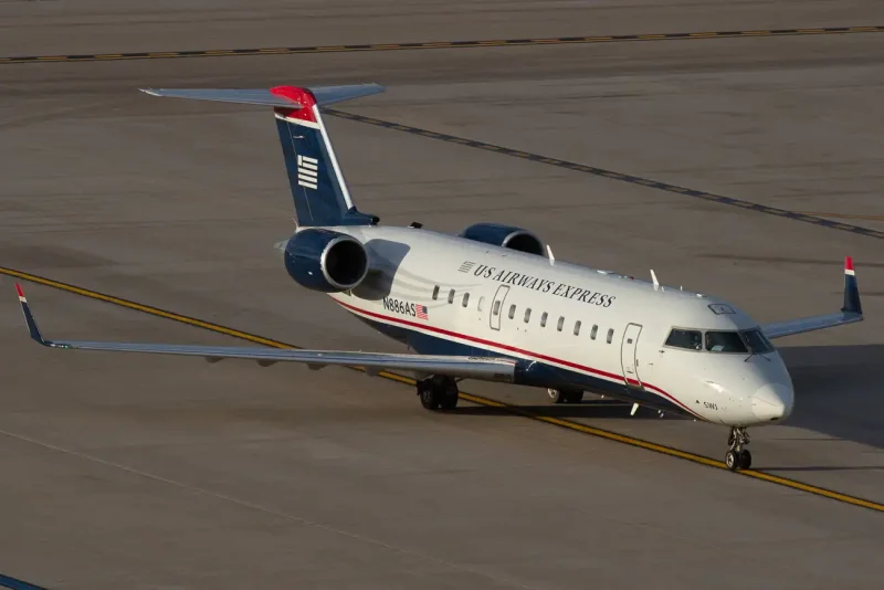 Bombardier crj200 салон