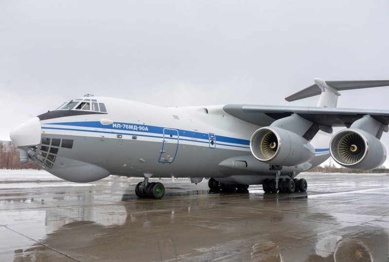АН-70 военно-транспортный самолёт