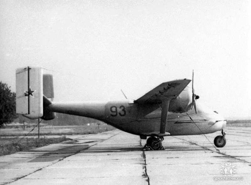 АН-14 пассажирский самолёт