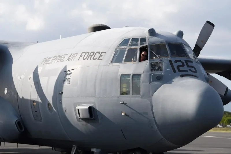 Двигатель самолета c-130 Hercules