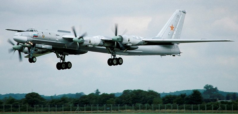 Ту-95 бомбер