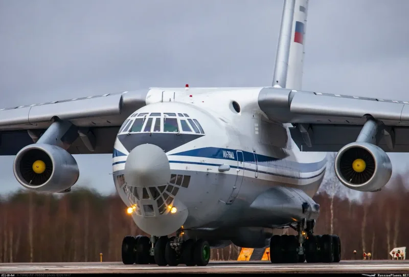 Грузовой самолет ил-76