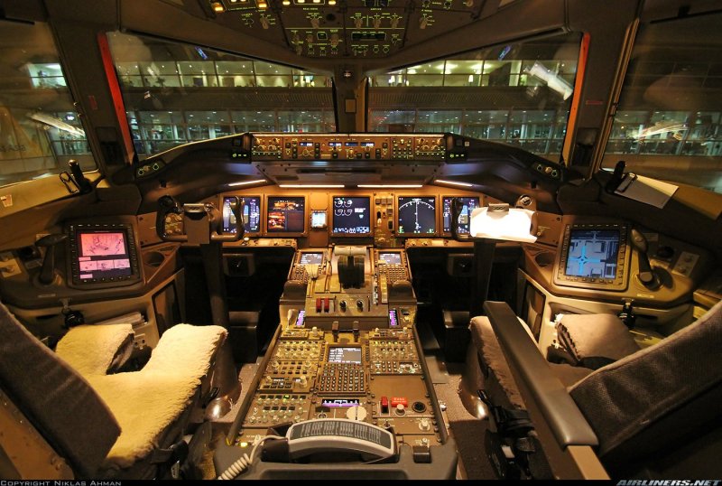 Boeing 777x кабина пилотов