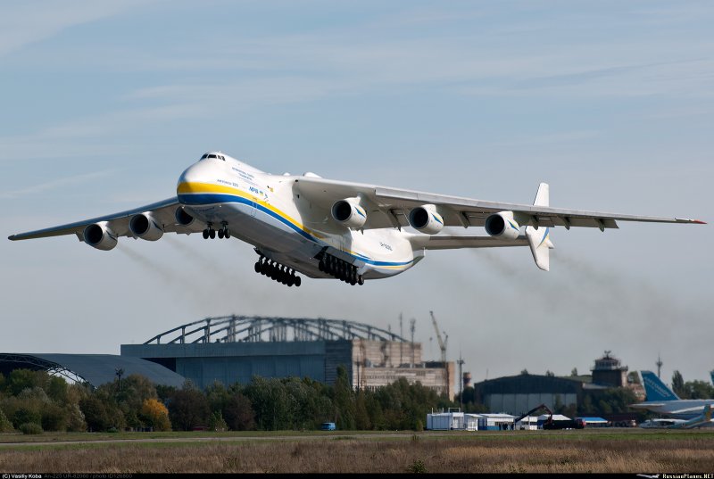 Самолет Мрия АН-225