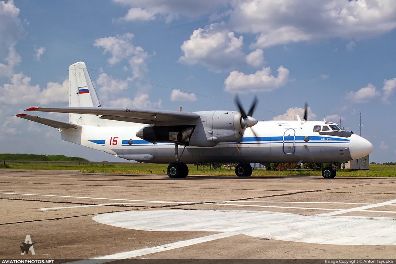 АН-26 военно-транспортный самолёт