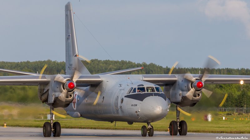 АН 26 грузовой самолет