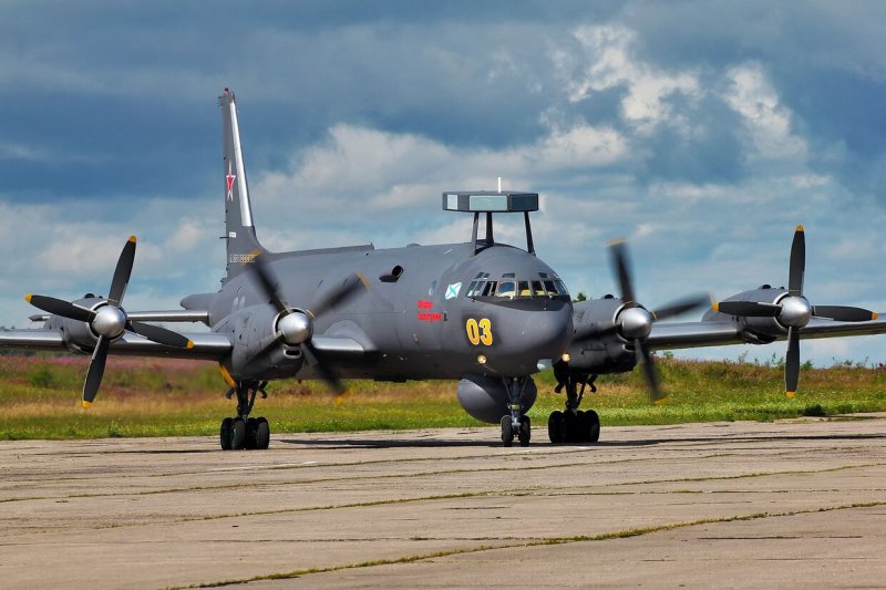 Противолодочный самолет ил-38н