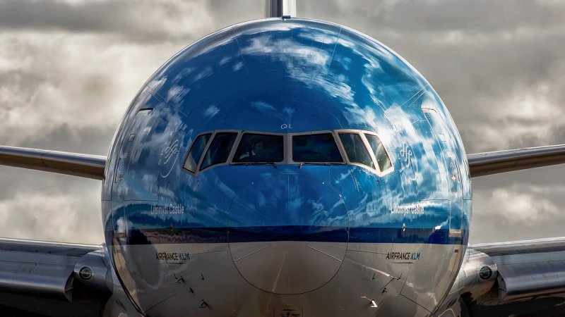 Boeing 777 KLM Airplane pictures