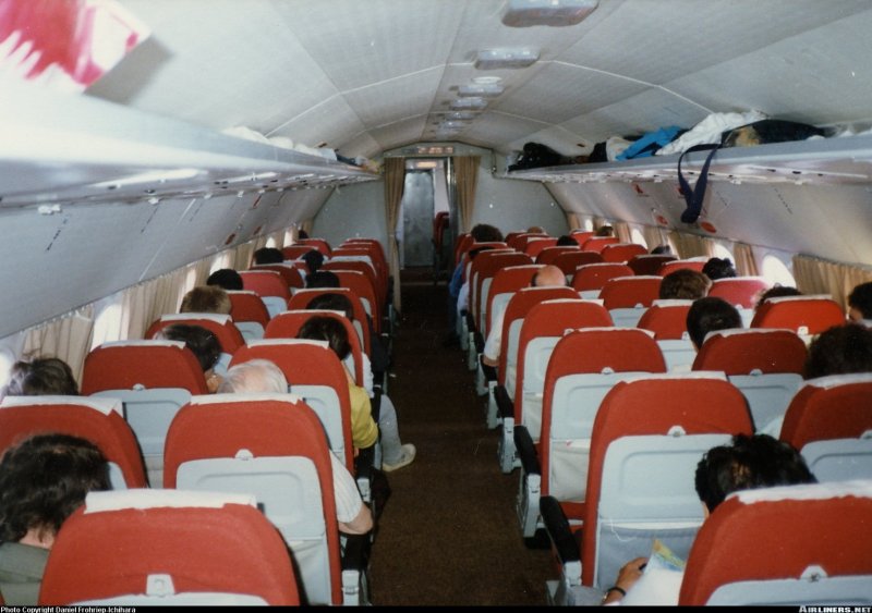 Ил-18 пассажирский самолёт салон
