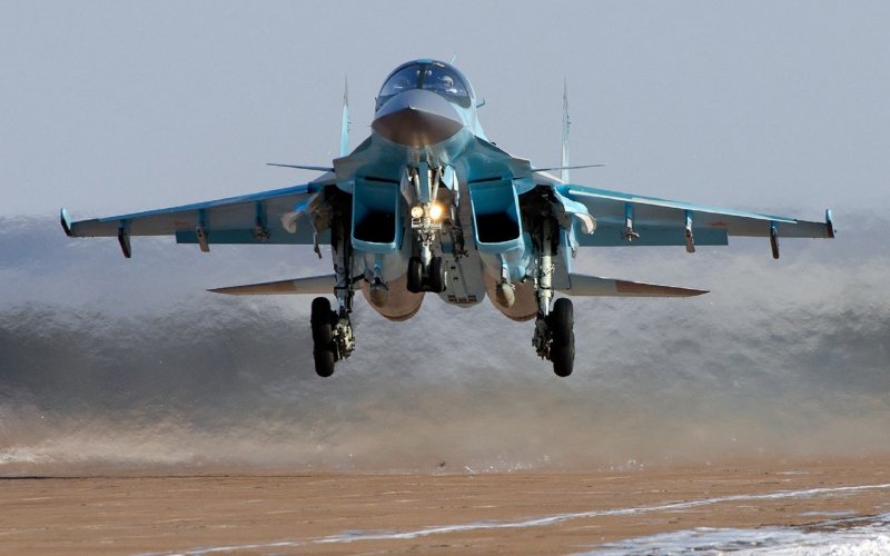Российский самолет военный Су 28