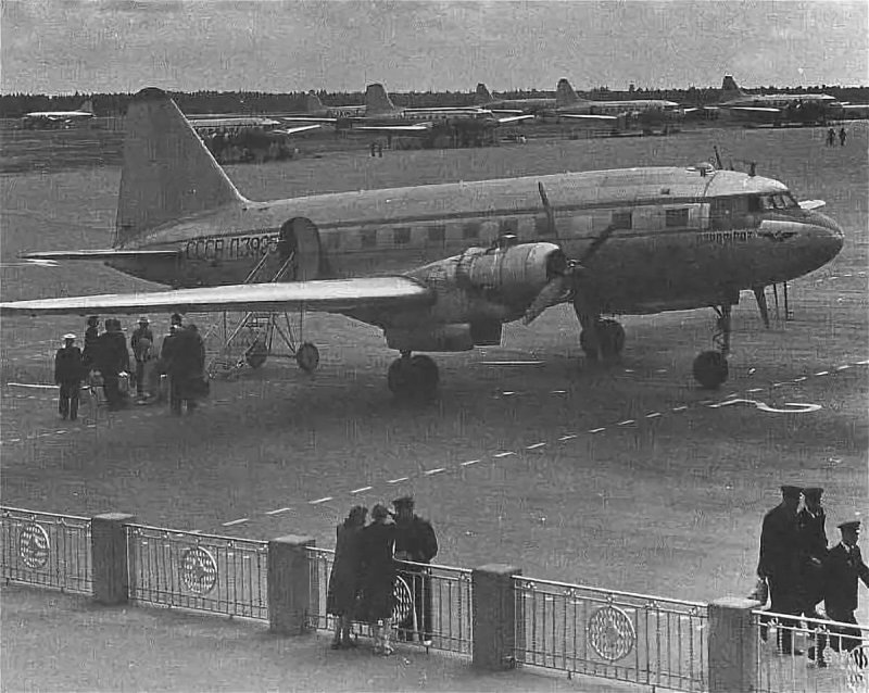 Ил-12 пассажирский самолёт