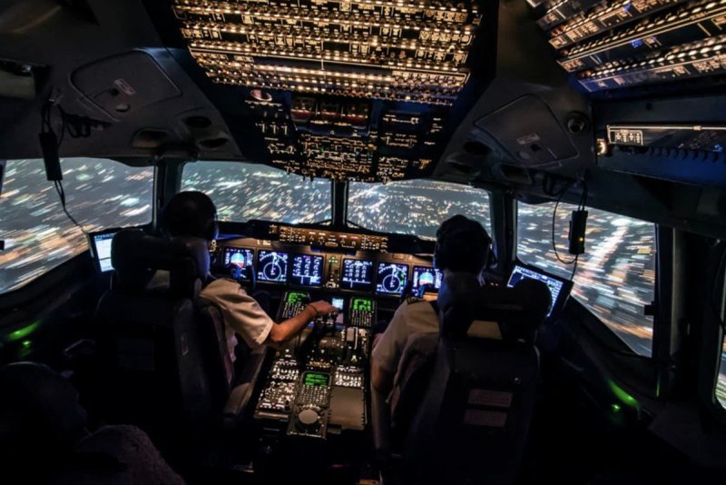 Взлет а380 из кабины пилотов