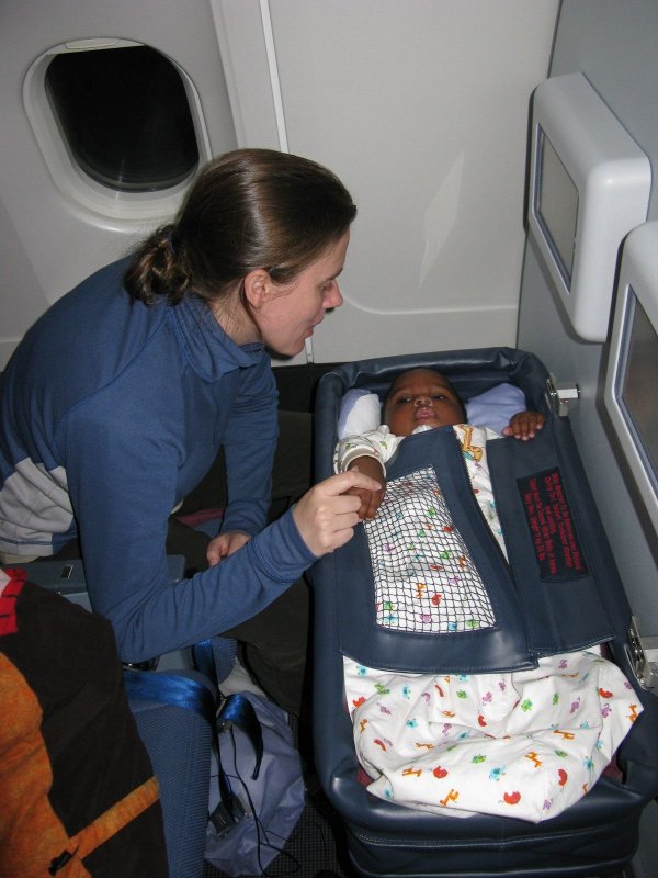 Люлька для младенца в самолете Аэрофлот