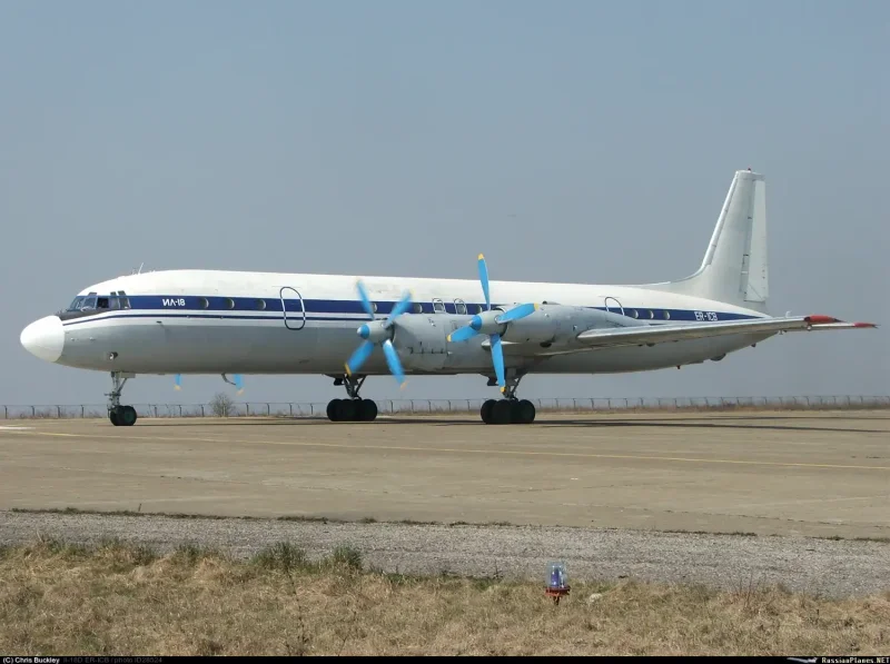 Ил-18 пассажирский самолёт