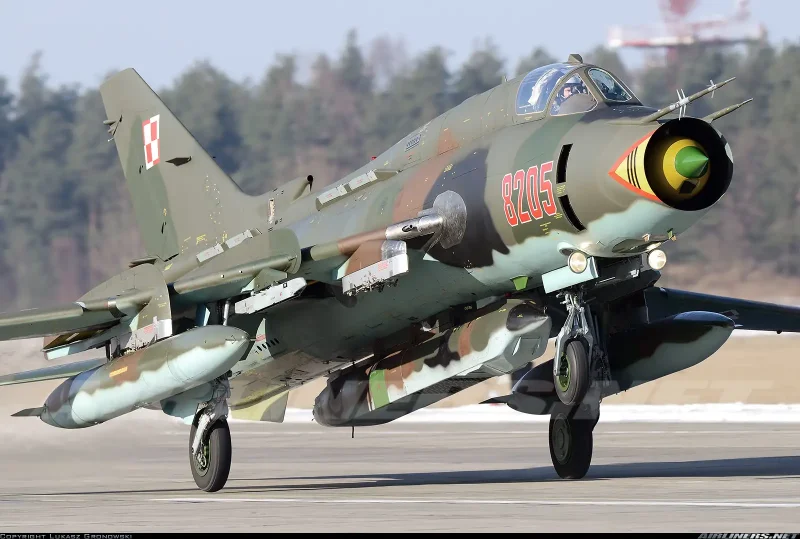 Истребитель-бомбардировщик Су-17м3