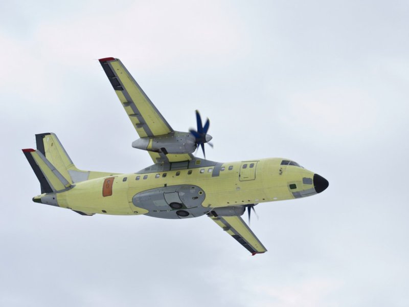 Турбовинтовой самолет АН-140