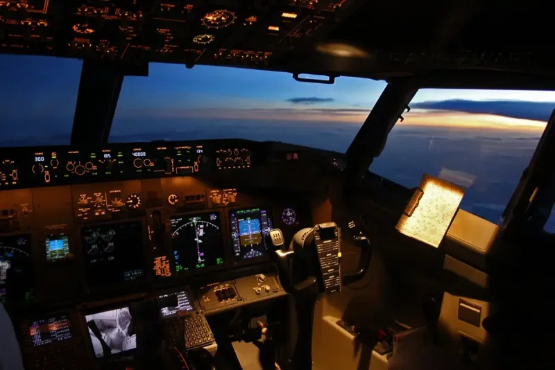 Boeing 737 Max кабина пилотов