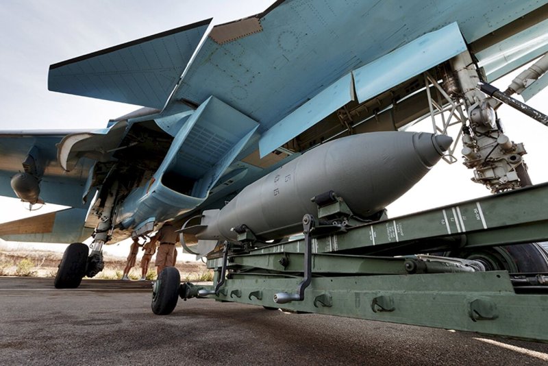 Су-34 с бомбами