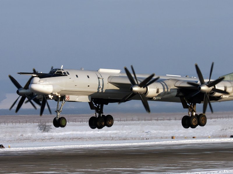 Ту-95 бомбардировщик турбовинтовые самолёты